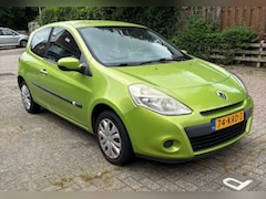 Renault Clio - 1.2 Expression / Lage km / Navigatiescherm