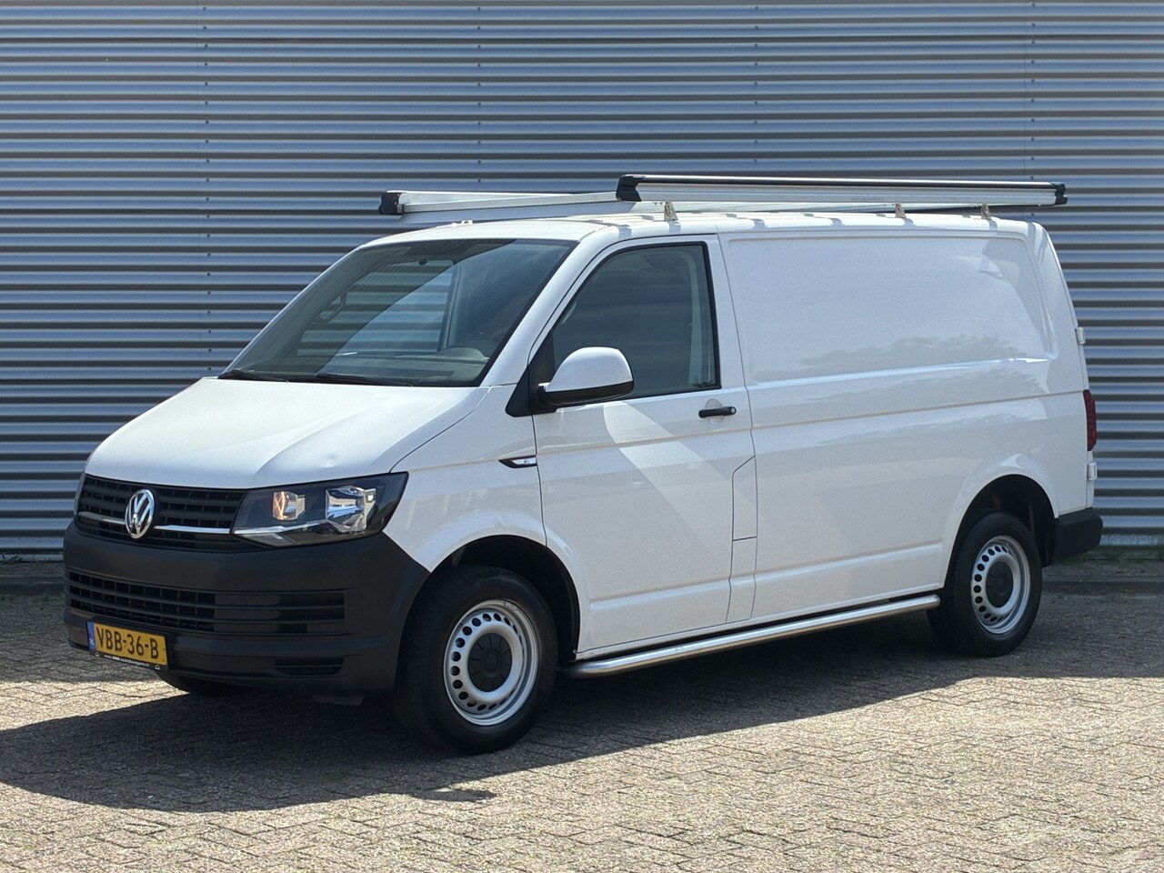 Volkswagen Transporter - 2.0 TDI L1H1 Imperiaal Trekhaak Airco Carplay - AutoWereld.nl