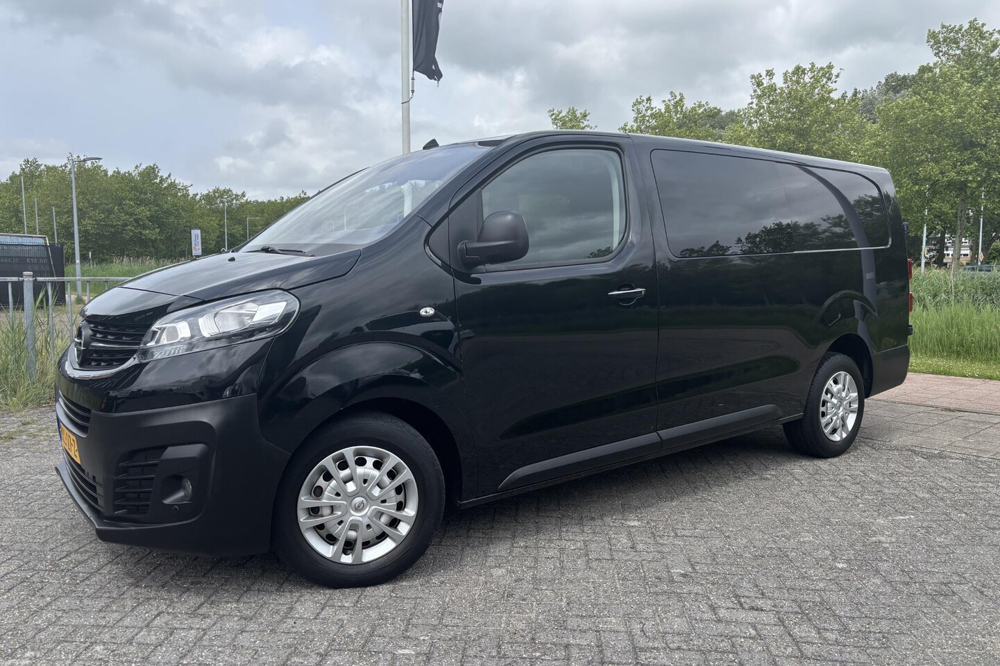 Opel Vivaro - 2.0 BlueHDi 145PK S&S L3 H1 Dubbel Cabine Automaat - AutoWereld.nl