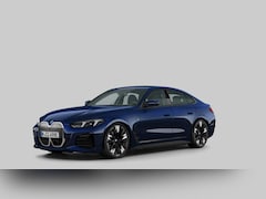 BMW i4 - eDrive40 M Sport Pakket 84 kWh | Achteruitrijcamera | Comfort Access | Elektrisch bediend