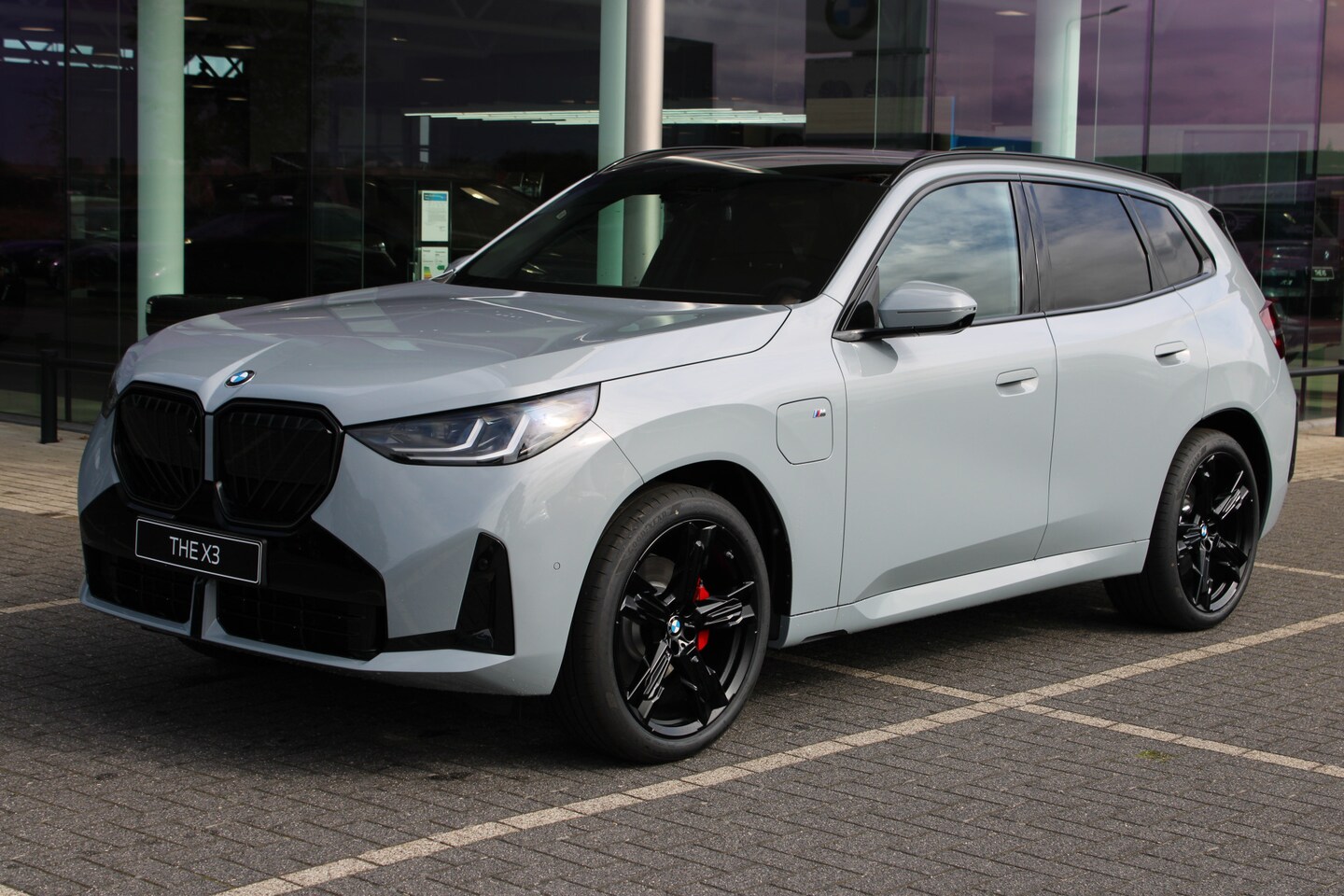 BMW X3 - 30e xDrive M Sport Automaat / Panoramadak / Trekhaak / Sportstoelen / Parking Assistant Pl - AutoWereld.nl