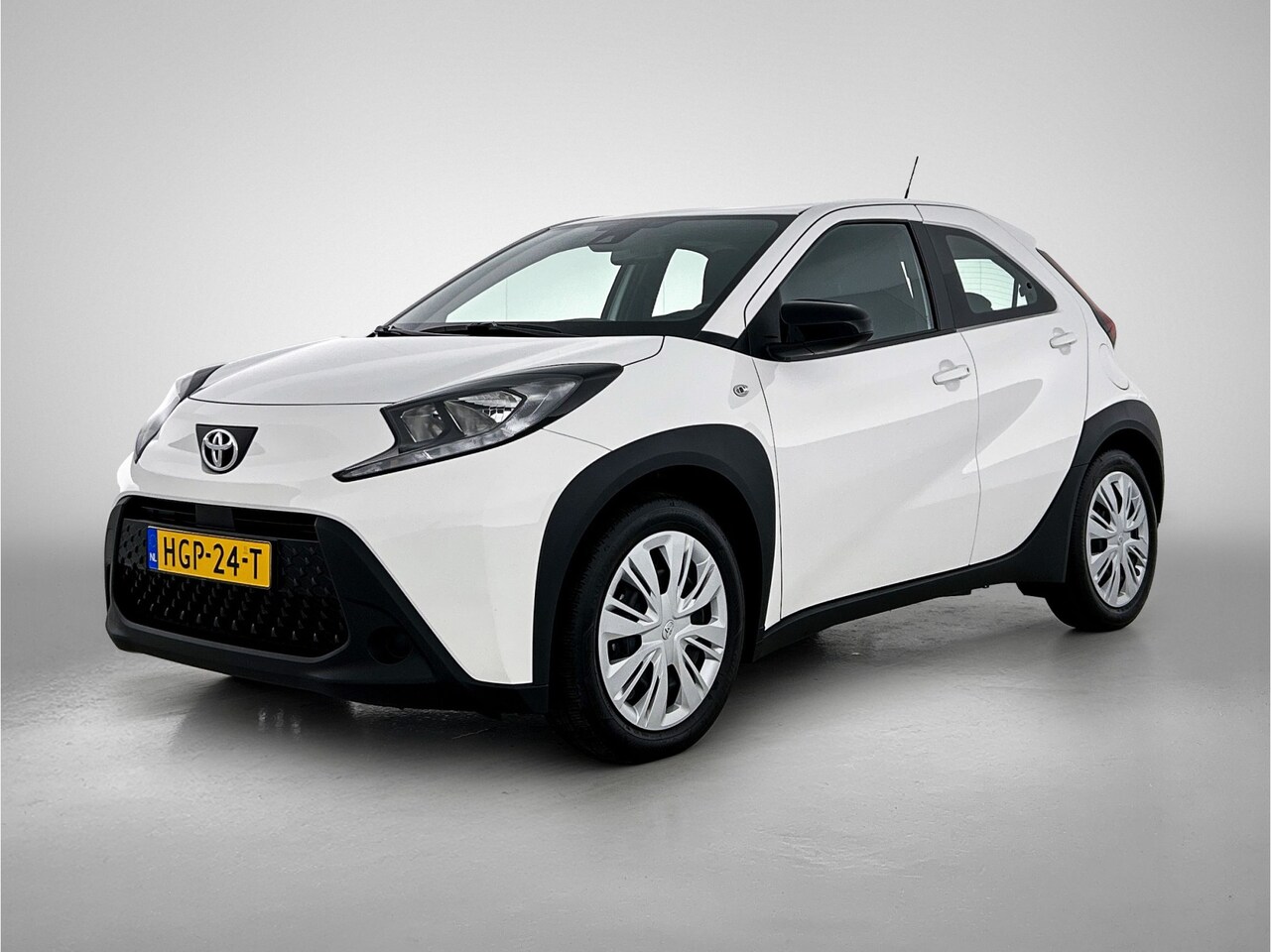 Toyota Aygo X - 1.0 VVT-i Play Automaat | Apple CarPlay / Android Auto (Navigatie) | Camera | Airco | - AutoWereld.nl