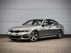 BMW 3-serie - Limousine 330i M Sport | M Sport | Head Up | Stoelverwarming | Adaptieve Cruise Controle |