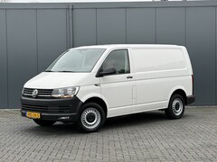 Volkswagen Transporter - 2.0 TDI 102 PK / L1H1 / 1e EIG. / ACHTERKLEP / AIRCO / CRUISE / CAMERA / VERWARMDE VOORRUI