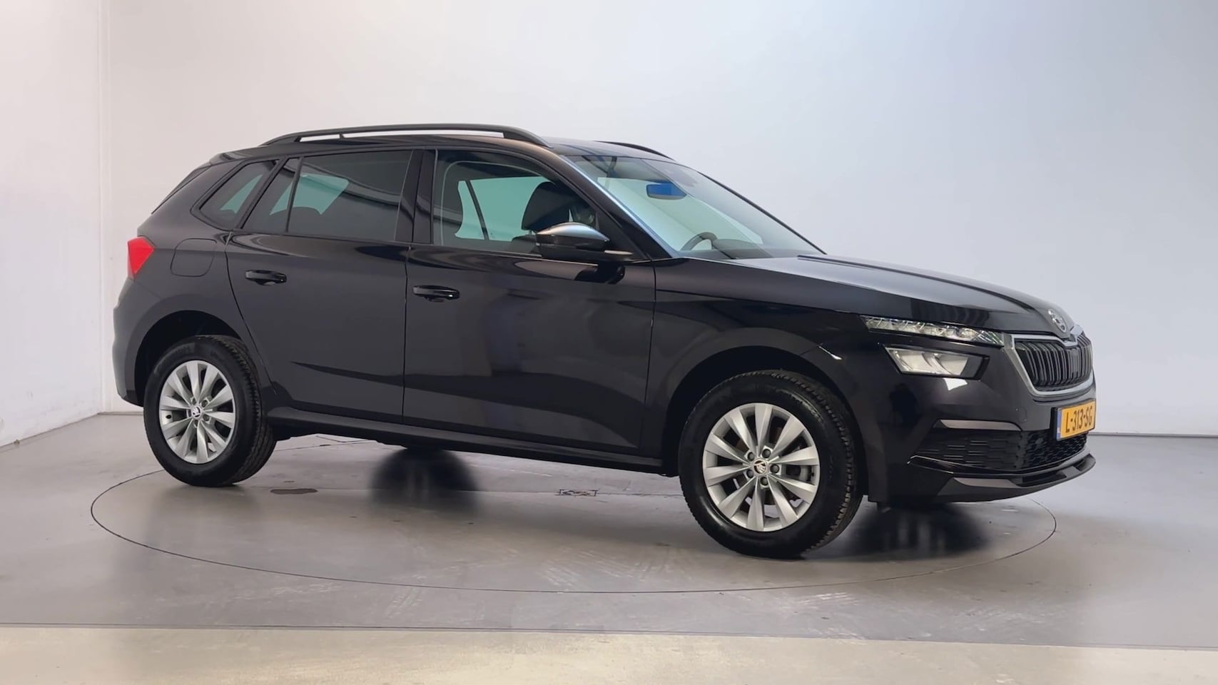 Skoda Kamiq - 1.0 TSI 110pk DSG Ambition Parkeersensoren App-Connect DAB+ - AutoWereld.nl