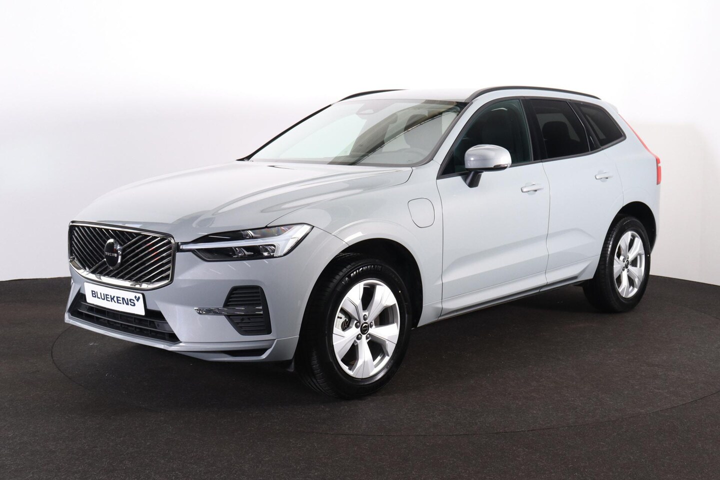 Volvo XC60 - T6 Recharge AWD Core - IntelliSafe Assist & Surround - Parkeercamera achter - Verwarmde vo - AutoWereld.nl