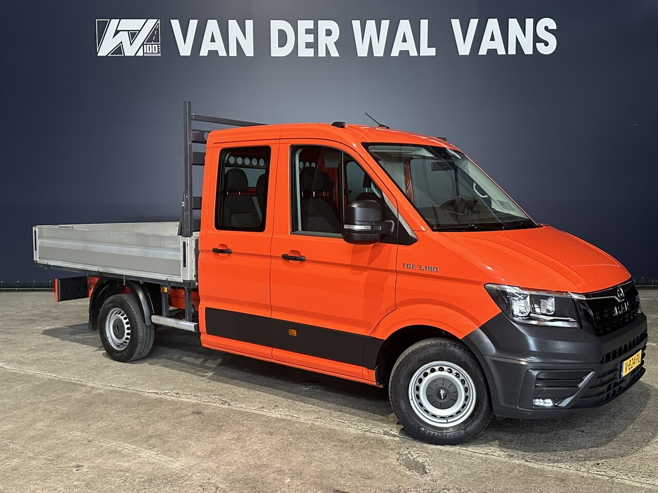 Volkswagen Crafter - 2.0 177pk Pick Up Dubbele Cabine 3500kg Trekhaak Open Laadbak Euro6 Airco | 6-Zits | Camer - AutoWereld.nl