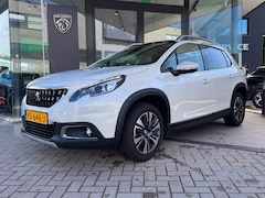 Peugeot 2008 - 1.2 110PK Allure | Uniek Lage KM-stand | Trekhaak | Panoramadak | Navigatie | DAB | Apple
