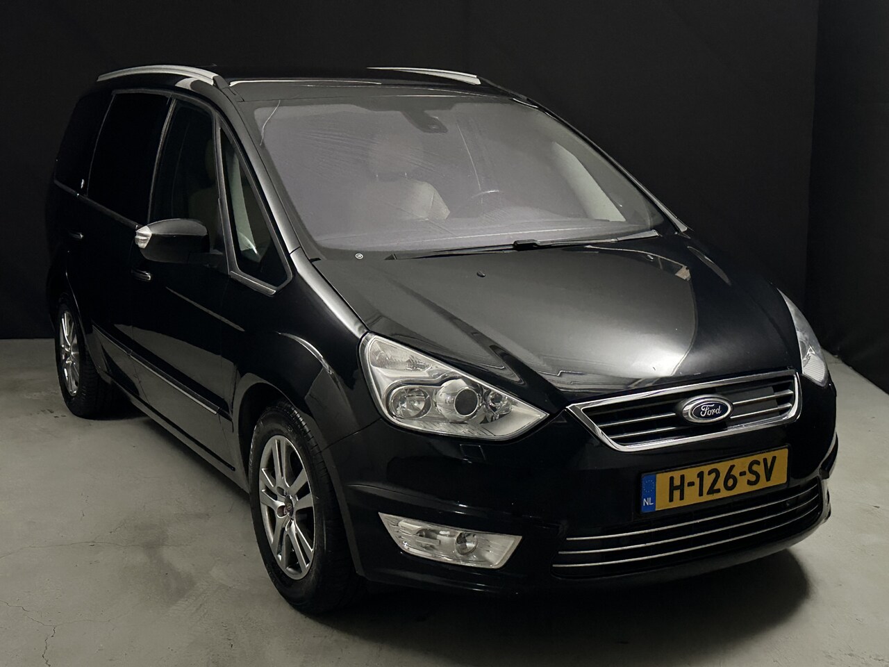 Ford Galaxy - 2.0 SCTi Titanium 7 Persoons *Automaat*AC*Navi*Pano*Heatseat* - AutoWereld.nl