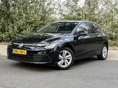 Volkswagen Golf - 1.0 TSI Life Bns / 2 jaar APK / Probleemloos