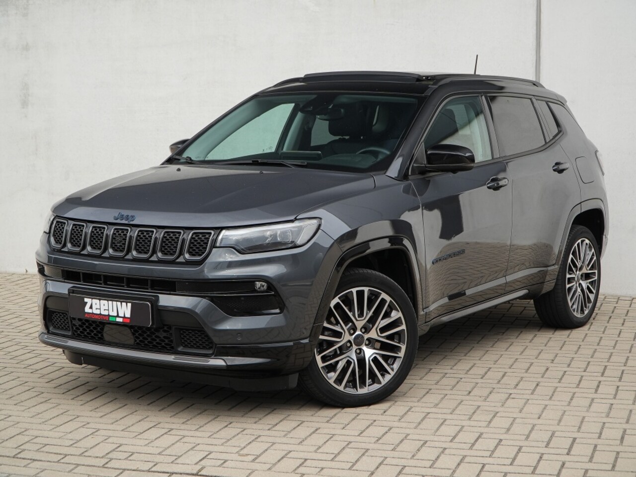 Jeep Compass - 4xe 240 PK Hybrid Summit | Pano | Safety | 360cam | 19" - AutoWereld.nl