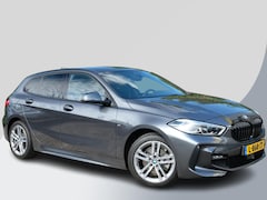 BMW 1-serie - 118i Business Edition Plus 136 PK | M -Sport | Lederen Bekleding | Navigatie | Stoelverwar