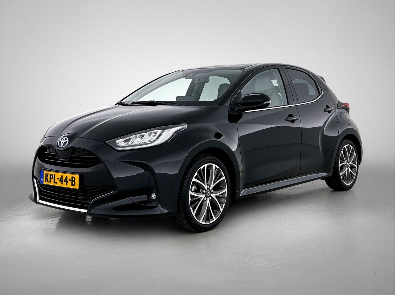 Toyota Yaris - 1.5 Hybrid Excutive Limited | BTW voertuig | Dealer onderhouden | Stoelverwarming | Apple - AutoWereld.nl