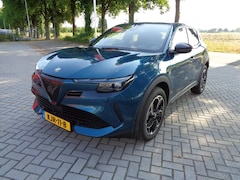Alfa Romeo Junior - Elettrica 54 kWh kleur Blue Navagli
