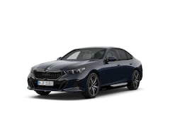 BMW 5-serie - Sedan 550e xDrive | M Sportpakket Pro | Innovation Pack | Travel Pack | Comfort Pack | Tre