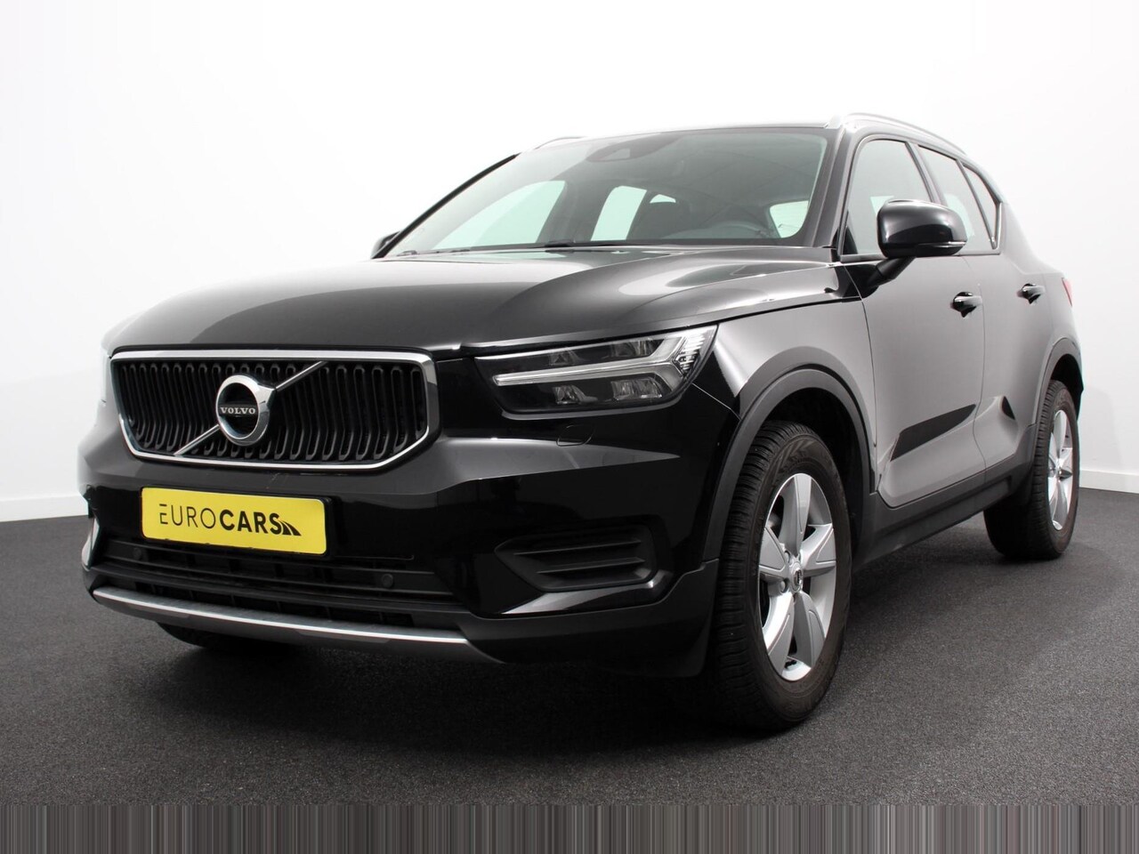 Volvo XC40 - 1.5 T3 163 pk Automaat Momentum Navigatie Apple Carplay Android Auto Parkeersensor achter - AutoWereld.nl