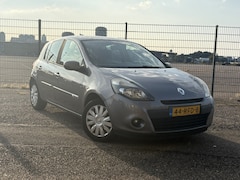 Renault Clio - 1.5 dCi Parisienne / TOPCAR