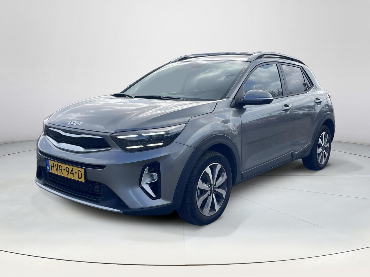 Kia Stonic - 1.0 T-GDi MHEV DynamicLine | Climatronic | 15 inch | Navi+ Camera - AutoWereld.nl