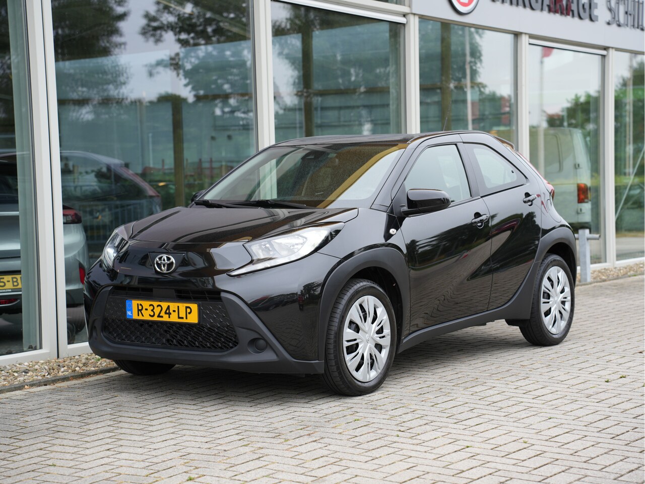 Toyota Aygo X - 1.0 VVT-i S-CVT Play | Adaptieve Cruise | Achteruitrijcamera | Apple Carplay/Android Auto - AutoWereld.nl