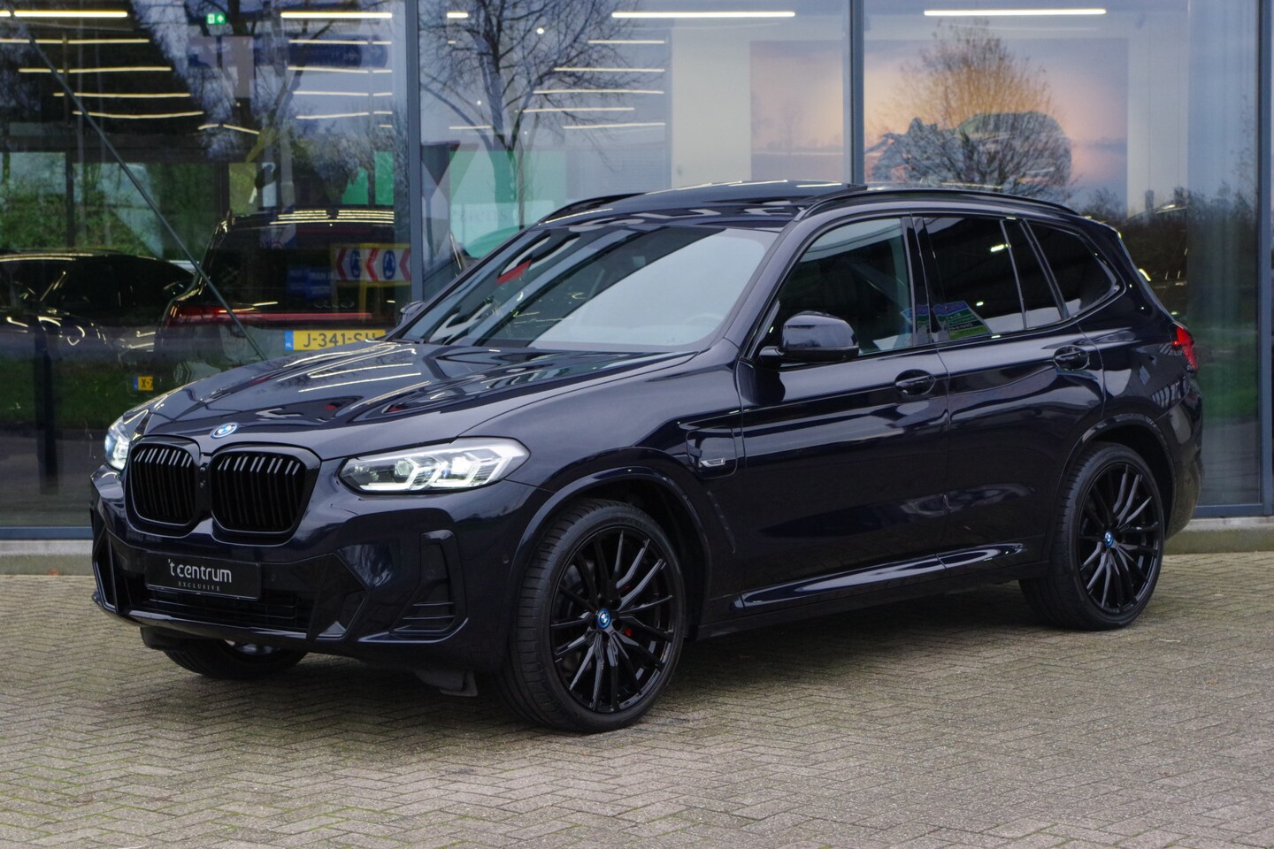 BMW X3 - xDrive30e High Executive M-Sport 293 PK PHEV, Panoramadak, Memory, Camera - AutoWereld.nl