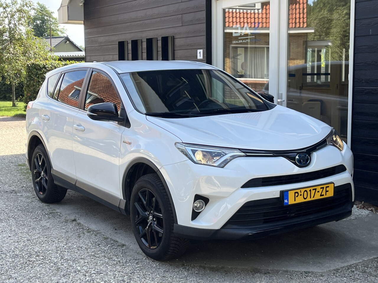 Toyota RAV4 - 2.5 Hybrid AWD Energy Aut/Ecc/Navi/Trekhaak - AutoWereld.nl