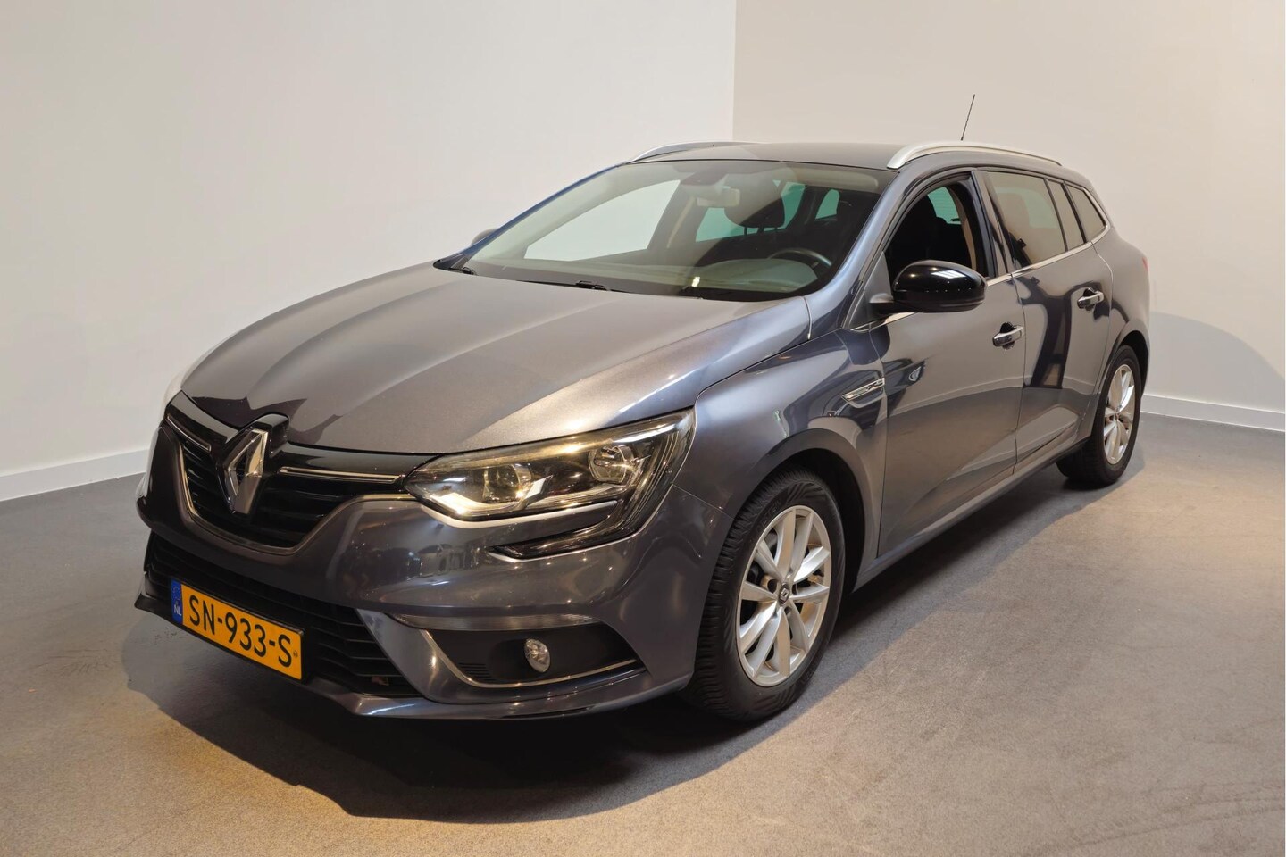 Renault Mégane Estate - 1.2 TCe Limited - Apple Carplay/Android Auto - Cruisecontrol - AutoWereld.nl