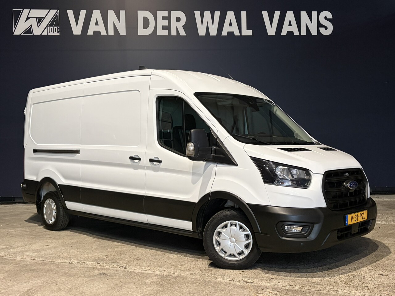 Ford Transit - 2.0 TDCI 130pk L3H2 Euro6 Airco | Cruisecontrol | Camera | Parkeersensoren Verwarmde voorr - AutoWereld.nl