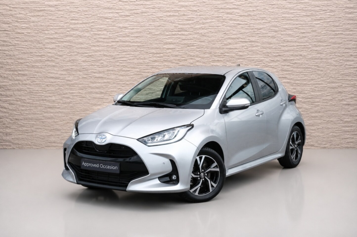 Toyota Yaris - 1.5 Hybrid 115 Dynamic Automaat | Comfort pack | Buitenspiegels automatisch inklapbaar | S - AutoWereld.nl