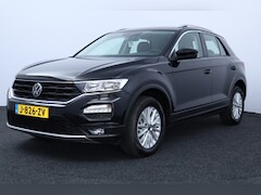Volkswagen T-Roc - 1.5 TSI Style Business/ Trekhaak/ Elek. Kofferklep/ Apple + Android/ DAB+/ Navi/ Airco/ Ad