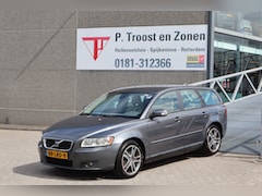 Volvo V50 - 2.0 Momentum Trekhaak/Cruise control/Climate control/Lederen bekleding MEENEEMPRIJS/HANDEL