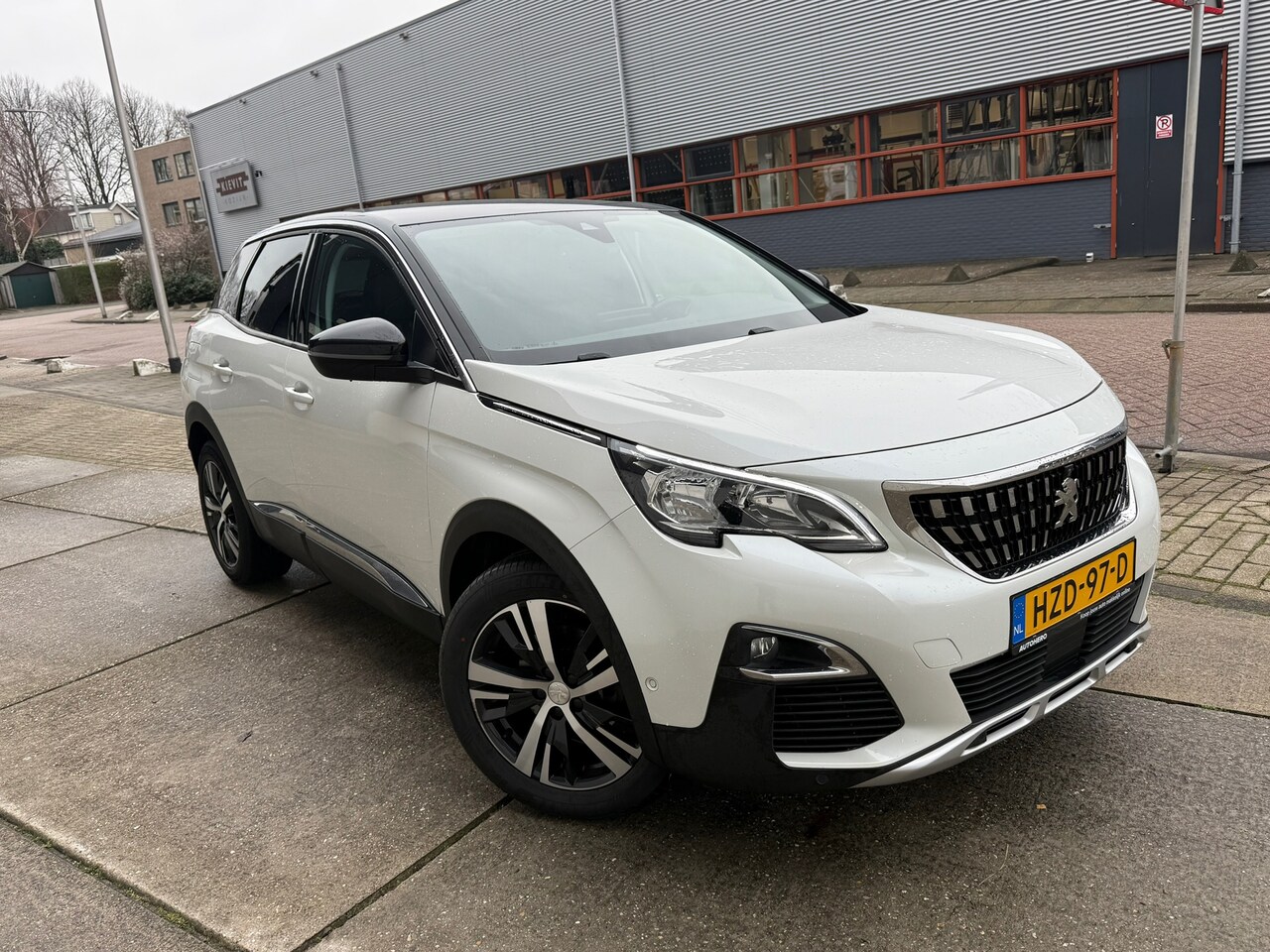 Peugeot 3008 - 1.2 PureTech Active Pack Business TREKHAAK AUTOMAAT APK CLIMA - AutoWereld.nl