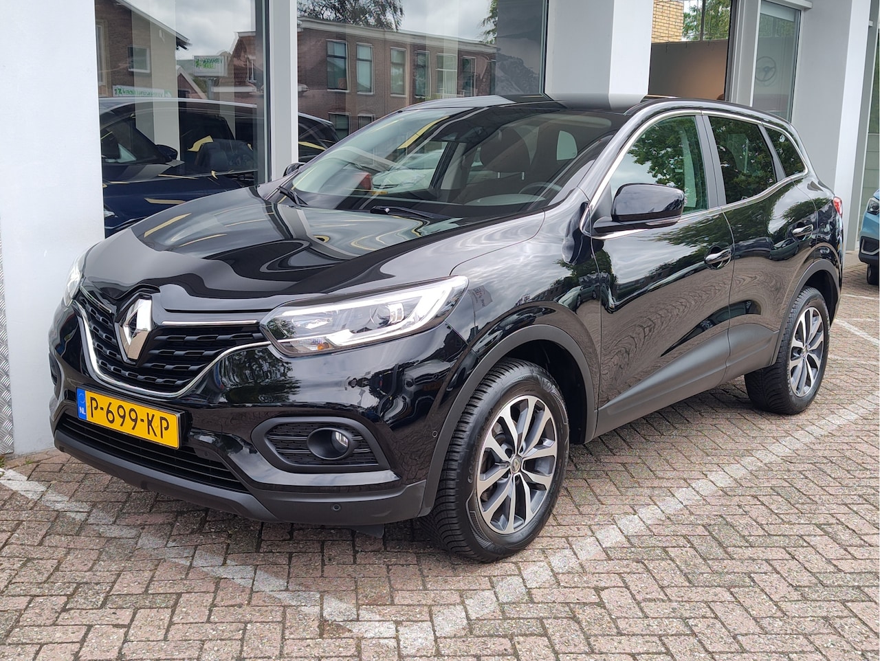 Renault Kadjar - 1.3 TCe INTENS Stoelverwarming | Dodehoeksensoren | Trekhaak - AutoWereld.nl