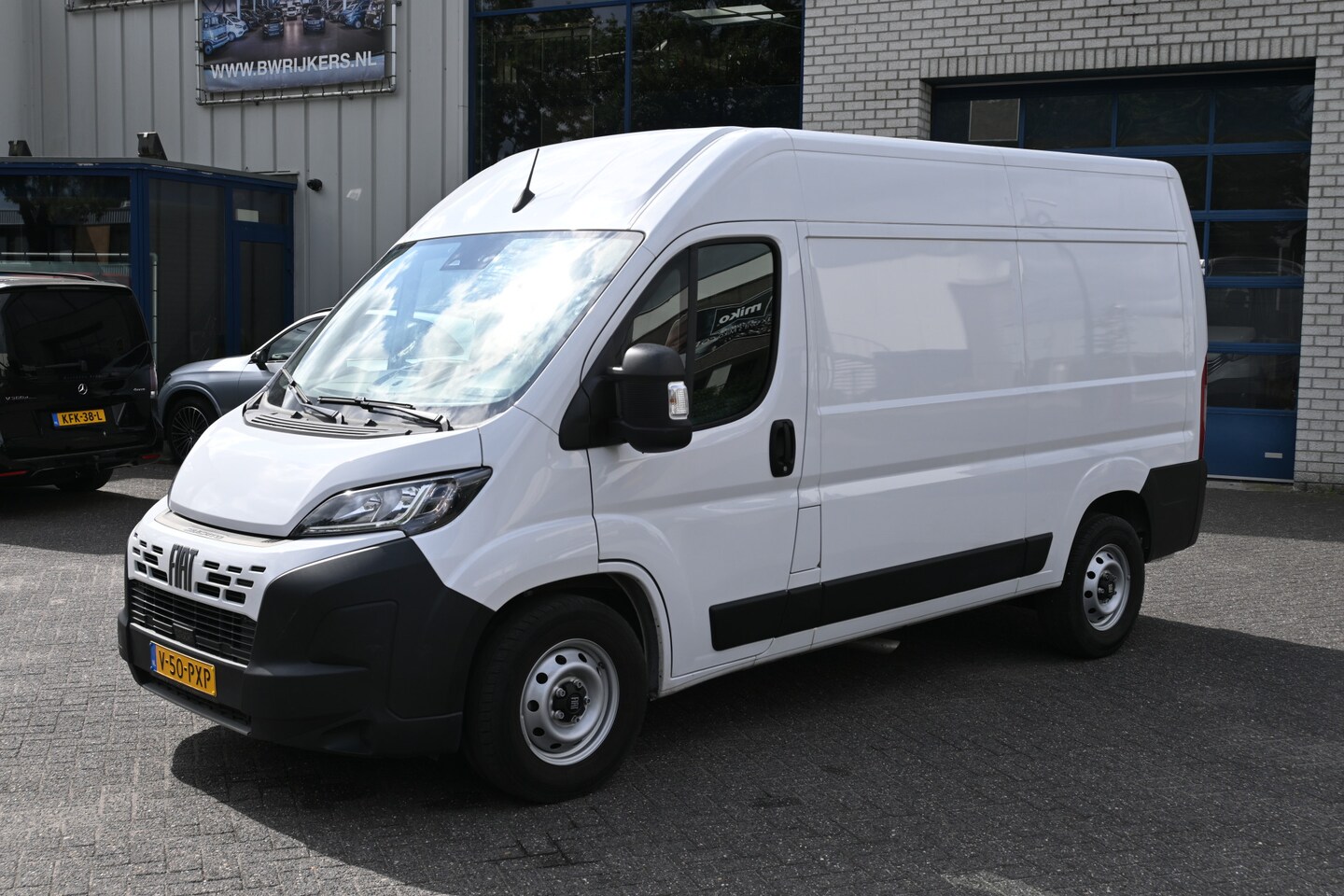 Fiat Ducato - L2H2 2.2 MultiJet 140 pk 3.5t Camera, Cruise control, 270 Graden deuren - AutoWereld.nl