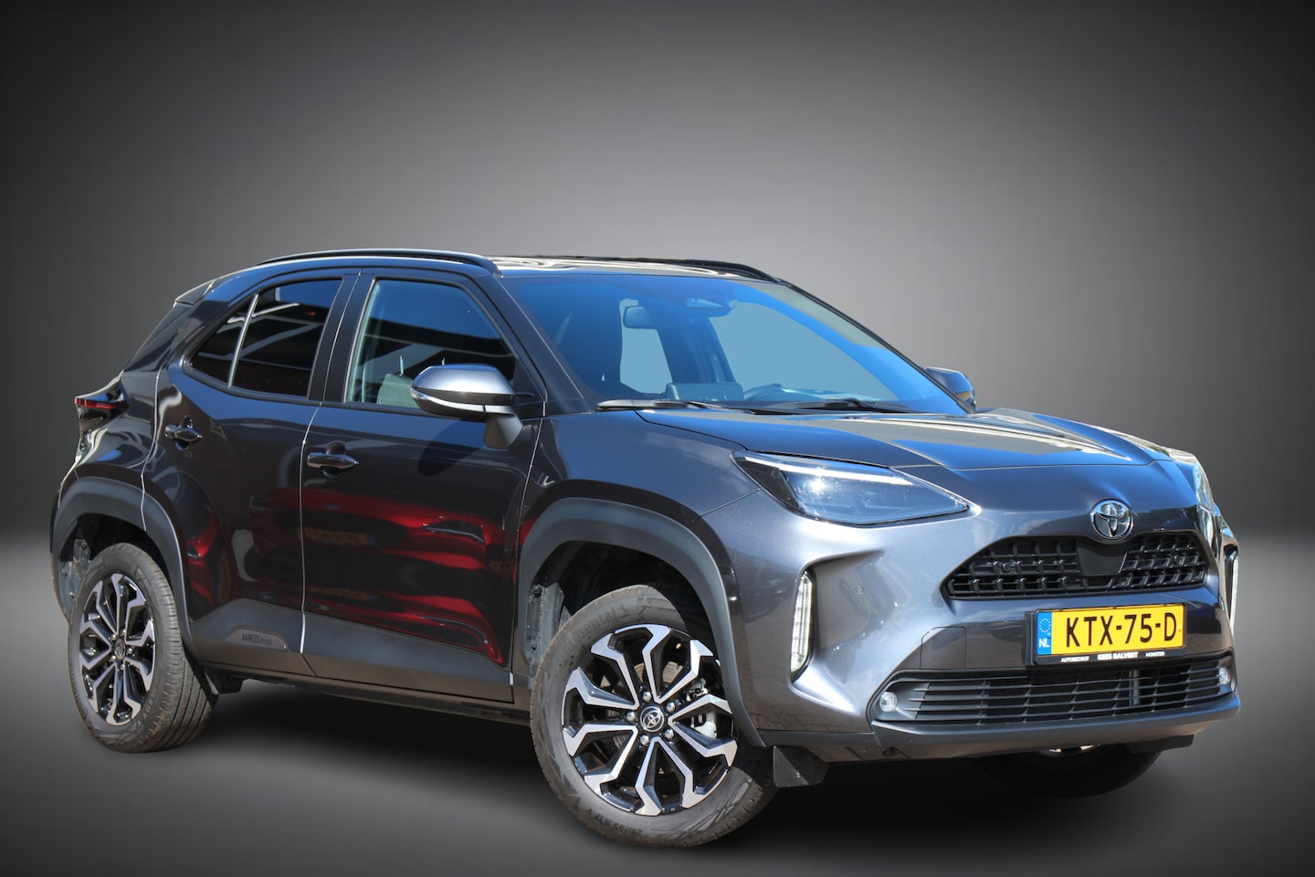 Toyota Yaris Cross - 1.5 Hybrid Dynamic Automaat | Stoelverwarming | Parkeersensoren | Adapt. cruise | Keyless - AutoWereld.nl
