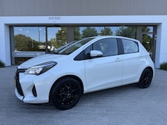 Toyota Yaris - 1.3 VVT-i Aspiration | Trekhaak | All Seasons