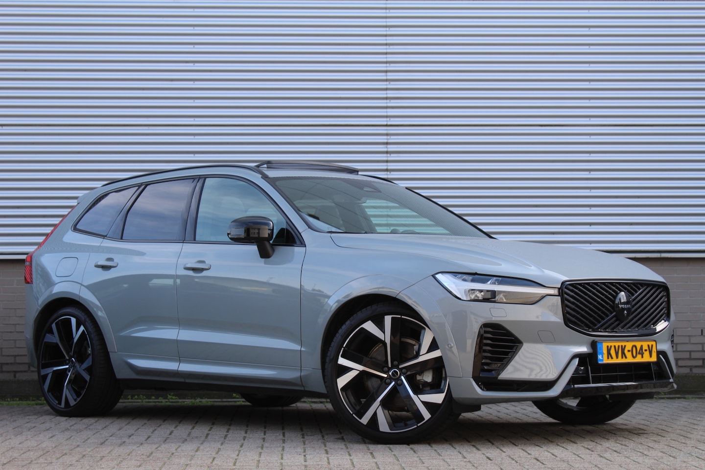 Volvo XC60 - 2.0 T6 Ultra Black Edition | Facelift | B&W | Luchtvering | 22" | Massage | Full - AutoWereld.nl