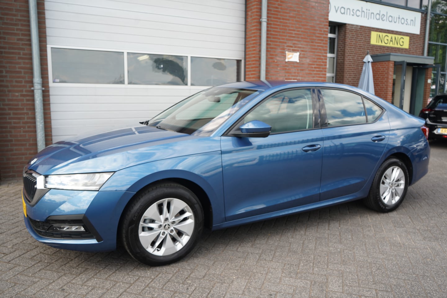 Skoda Octavia - 1.0 e-TSI 111PK AUTOMAAT BUSINESS EDITION LUXE ORIGINEEL NEDERLANDS CAMERA TREKHAAK VIRTUE - AutoWereld.nl