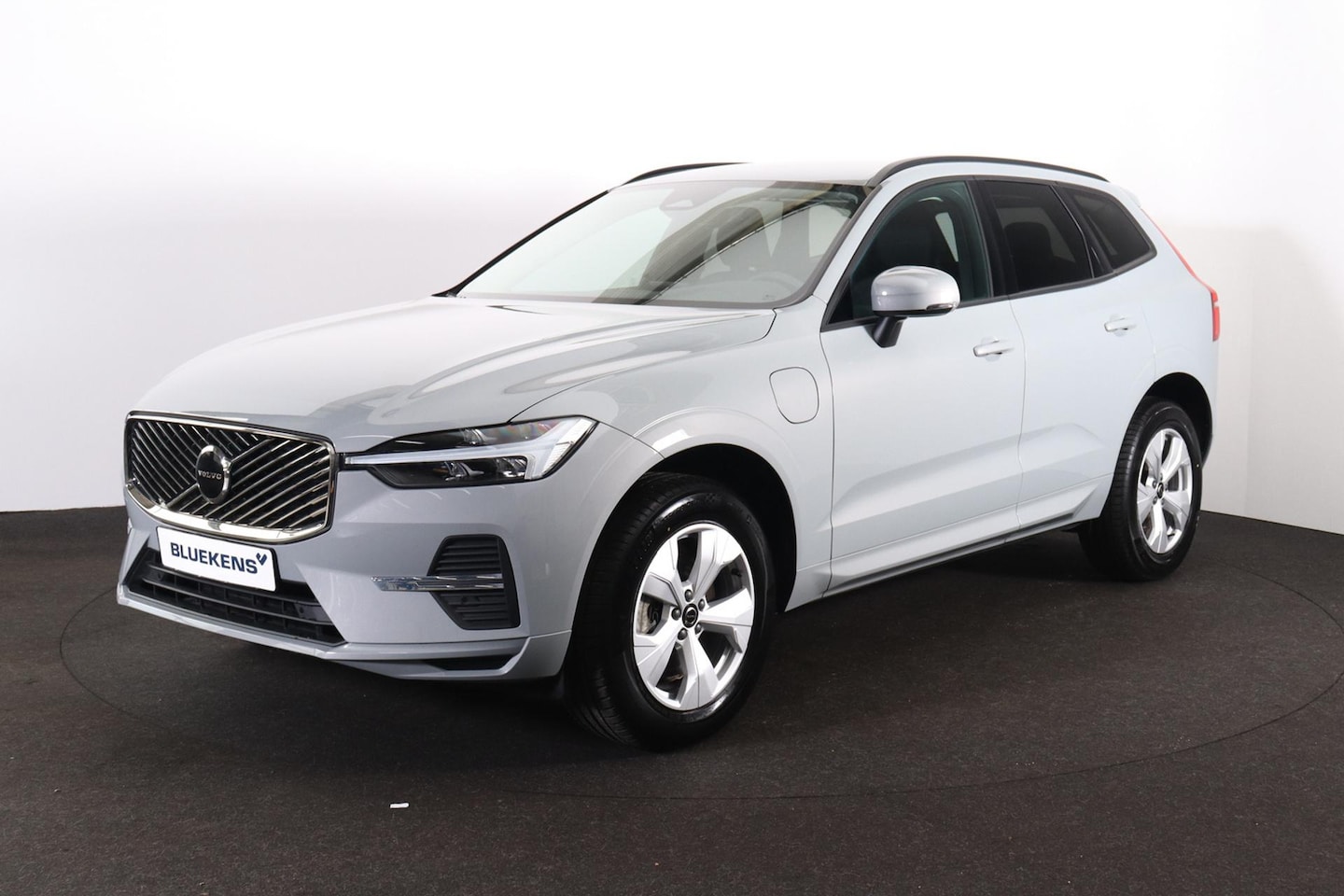 Volvo XC60 - T6 Plug-in hybrid AWD Core - IntelliSafe Assist & Surround - Harman Kardon audio - Verwarm - AutoWereld.nl