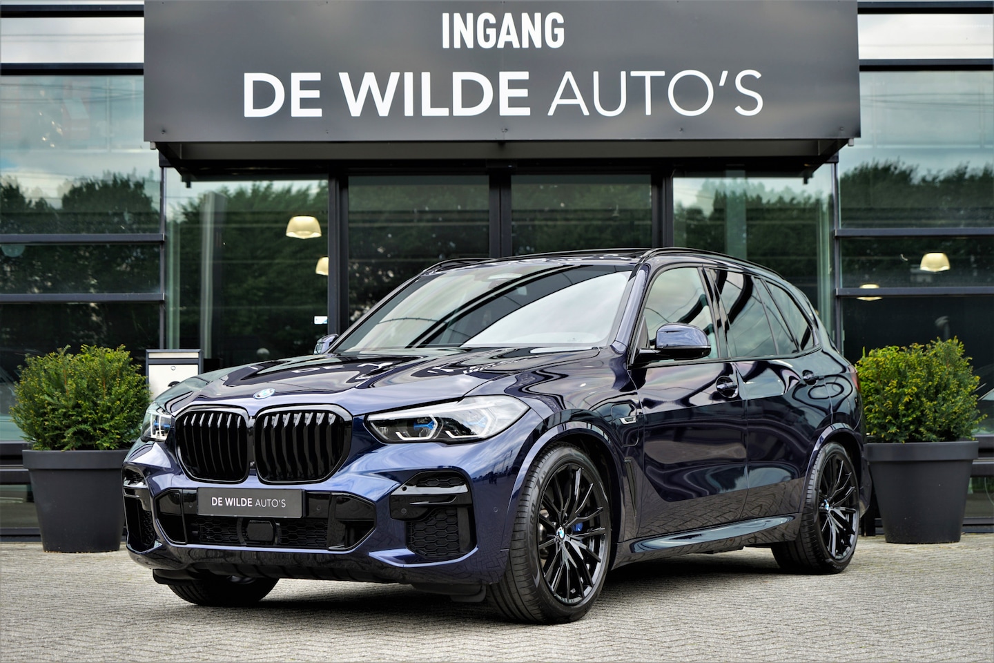 BMW X5 - xDrive45e M-sport SkyLounge Massage 4-wielsturing Stoelventilatie - AutoWereld.nl