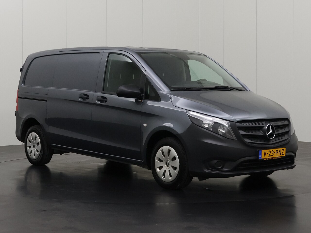 Mercedes-Benz Vito - Achterdeuren | Airco | Euro 6 | Cruise | 3-Zits | Trekhaak - AutoWereld.nl