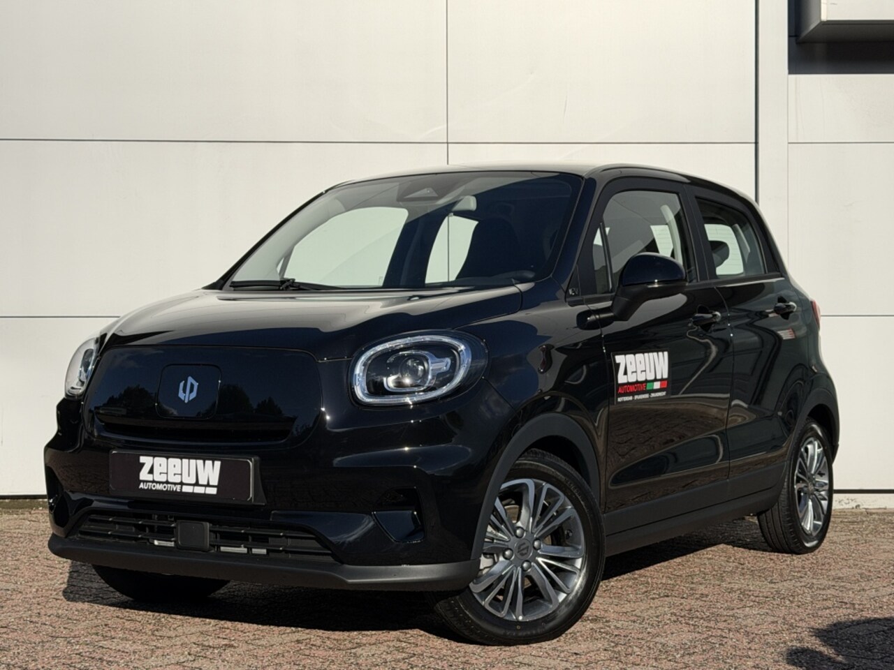 Leapmotor T03 - Design 37.3 kWh Limited Black Edition uit voorraad leverbaar! - AutoWereld.nl