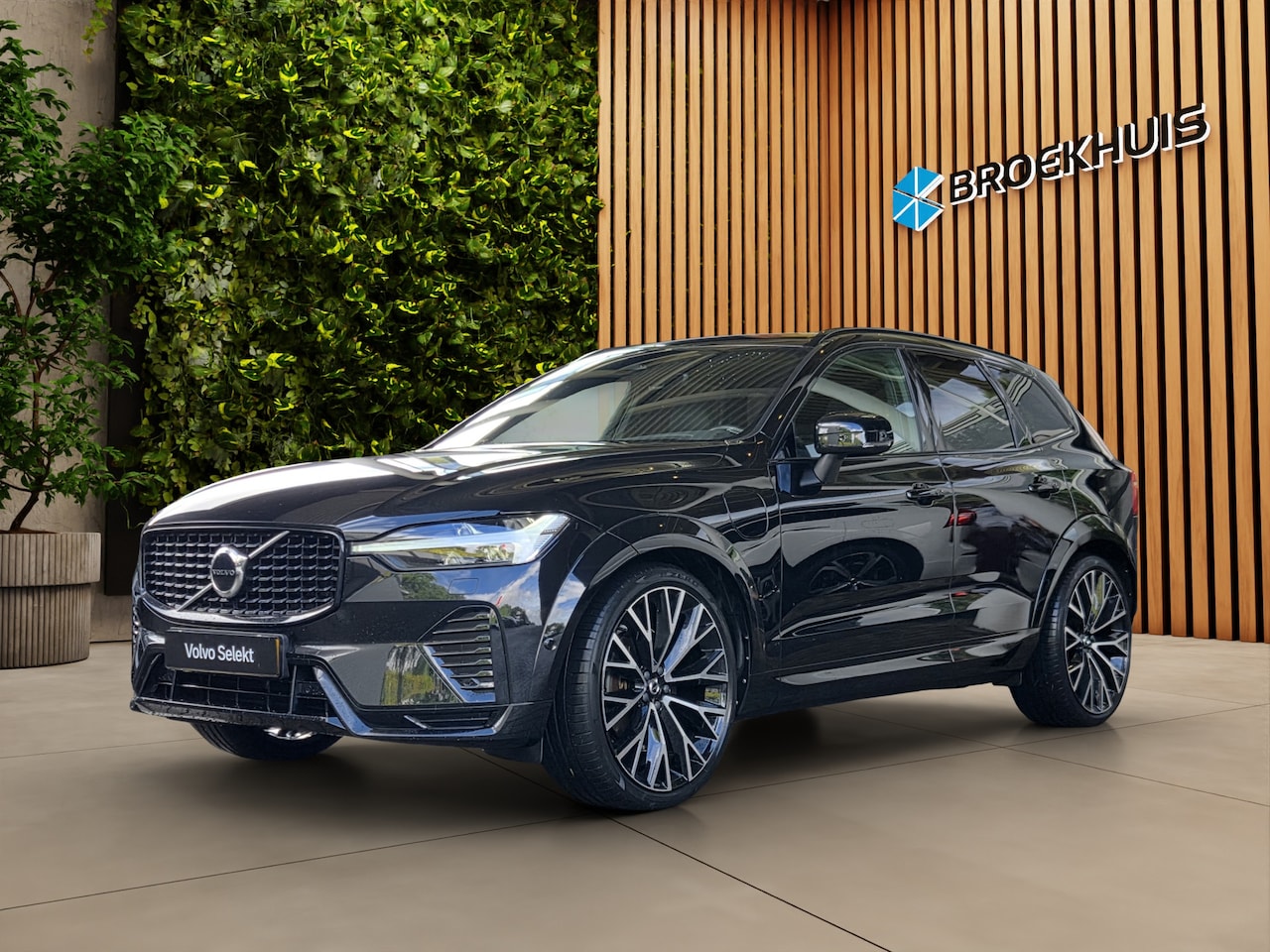 Volvo XC60 - 2.0 T6 Plug-in hybrid AWD Ultimate Dark | Long Range! | Luchtvering | 22" Velgen | Head-up - AutoWereld.nl