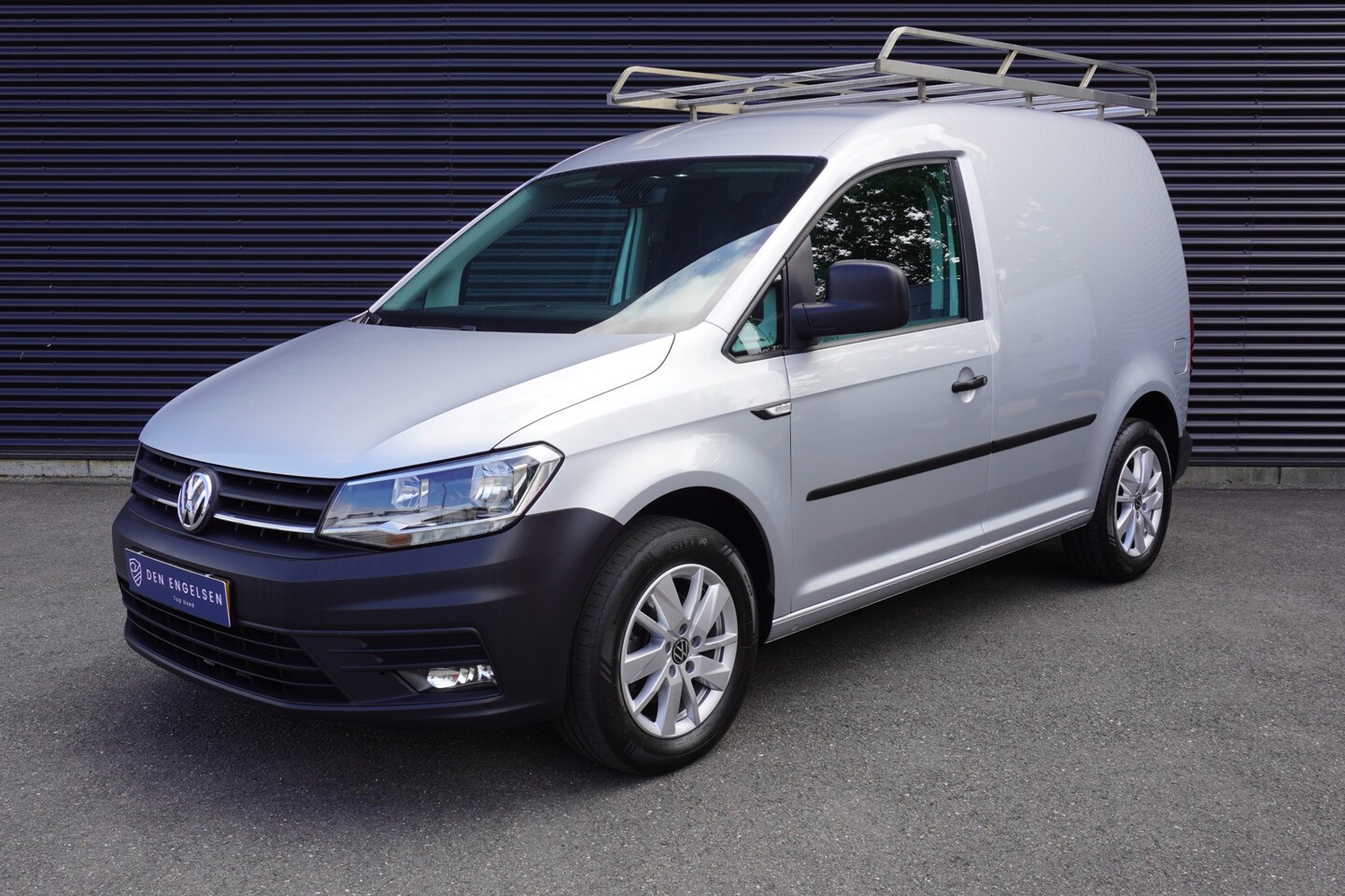 Volkswagen Caddy - 102pk Automaat Navigatie Trekhaak Imperiaal Cruise control Parkeersensoren - AutoWereld.nl