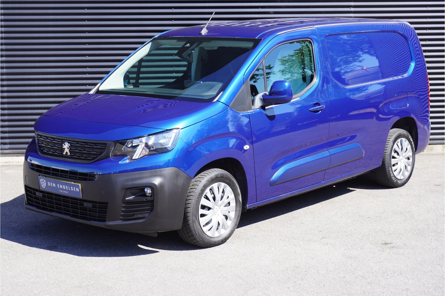 Peugeot Partner - L2 Maxi Long Asphalt Trekhaak Apple Carplay Cruise control Airco - AutoWereld.nl