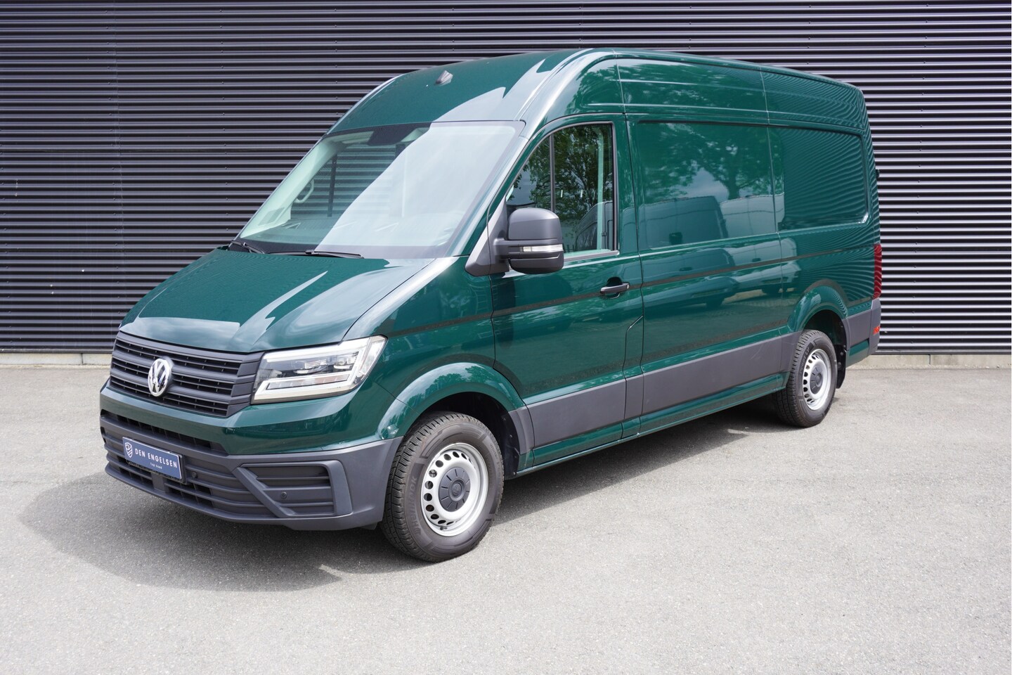 Volkswagen Crafter - 140pk L3H3/L2H2 LED Airco Cruise control Parkeersensoren 3-Zits Radio Bluetooth - AutoWereld.nl