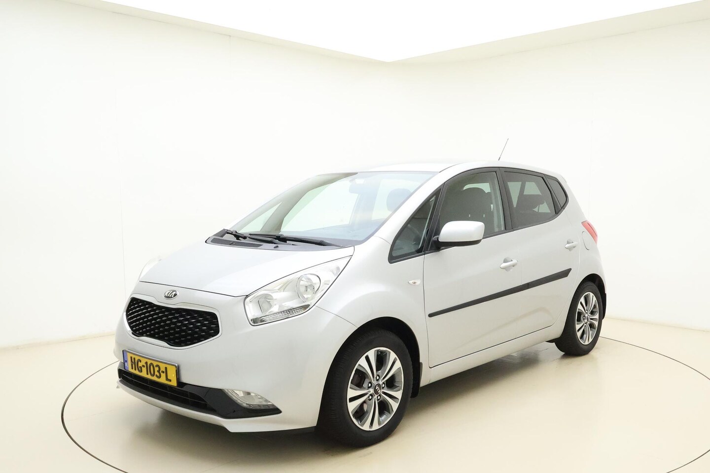 Kia Venga - 1.4 CVVT DynamicPLusLine | Trekhaak | Navigatie | camera | Weinig kilometers | Hoge instap - AutoWereld.nl