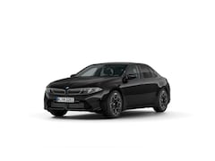 BMW i3 - 50 xDrive M Sport / Trekhaak / 3D Head-Up / M Multifunctionele stoelen / Parking Assistant