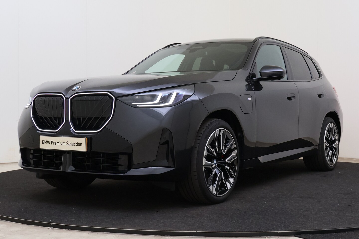 BMW X3 - 30e xDrive M Sport Automaat / Panoramadak / Trekhaak / Sportstoelen / Adaptieve LED / Comf - AutoWereld.nl