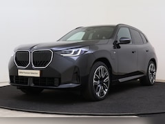 BMW X3 - 30e xDrive M Sport Automaat / Panoramadak / Trekhaak / Sportstoelen / Adaptieve LED / Comf