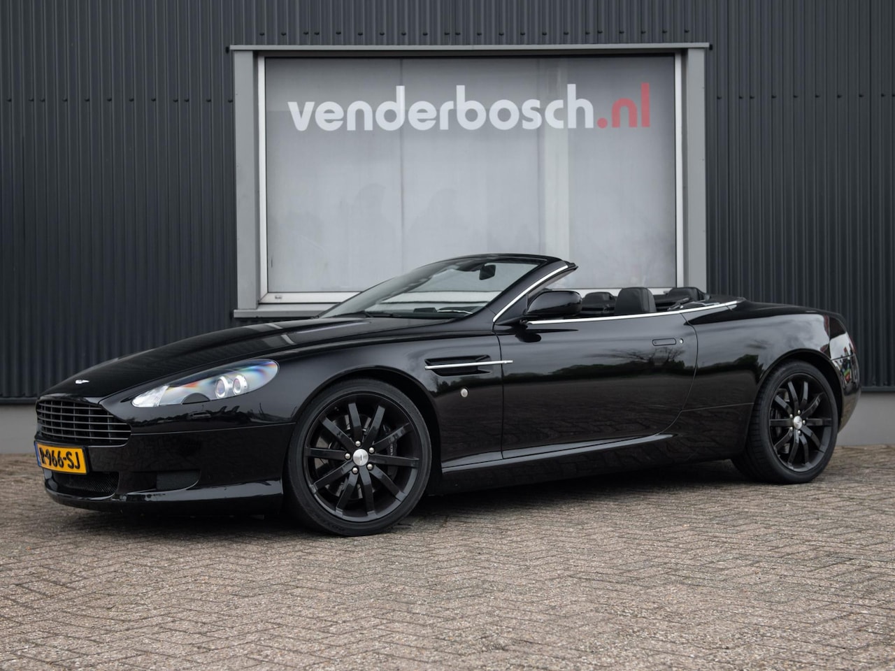 Aston Martin DB9 Volante - 5.9 V12 Touchtronic 457pk | Dealeronderhouden | 1e Eigenaar - AutoWereld.nl